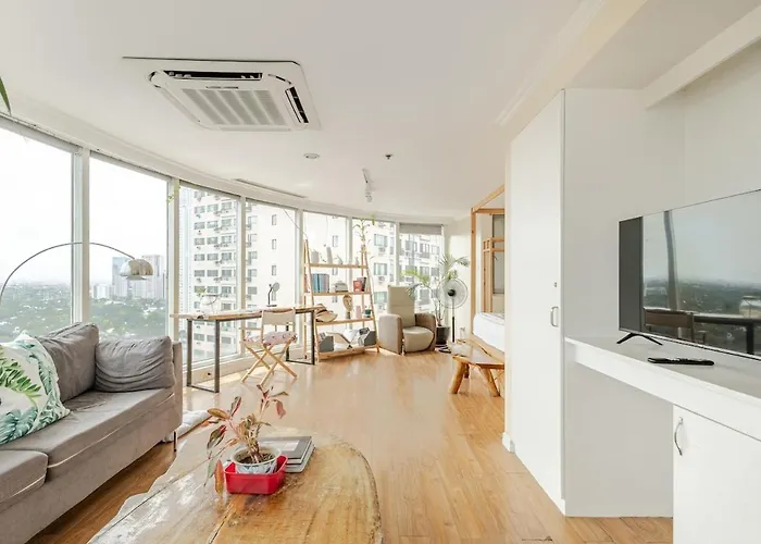 55-sqm Stunning View Wood House Poblacion Makati