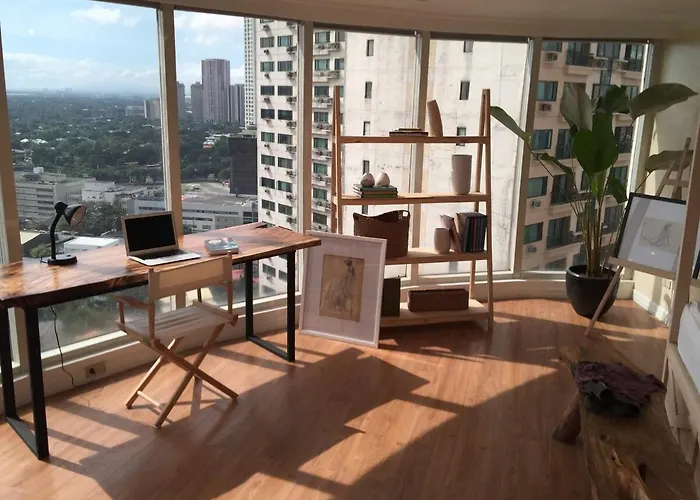 Apartment 55-sqm Stunning View Wood House Poblacion Makati