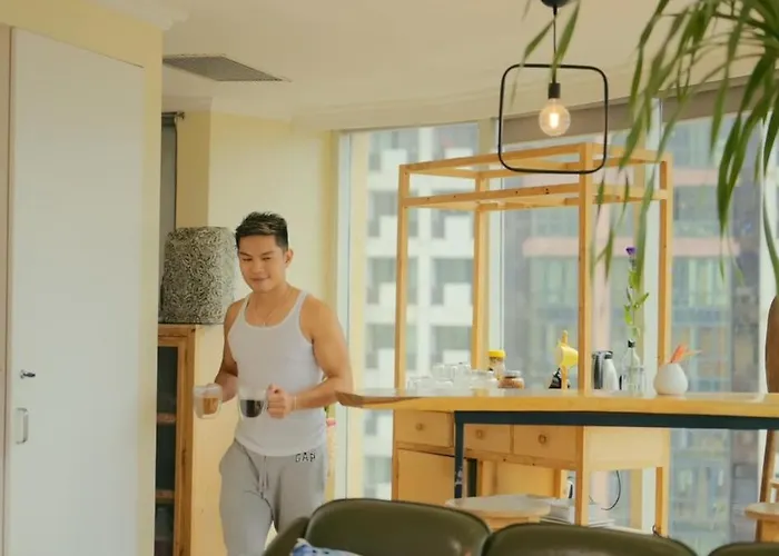 Apartment 55-sqm Stunning View Wood House Poblacion Makati