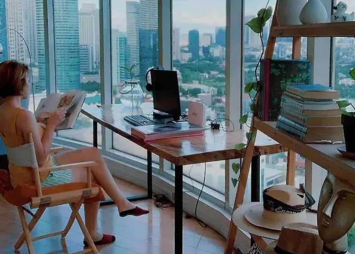 55-sqm Stunning View Wood House Poblacion Makati * Manila